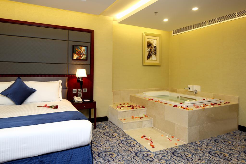 Intour Al Khafji Hotel Bagian luar foto