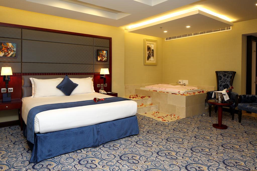 Intour Al Khafji Hotel Bagian luar foto